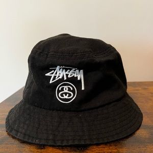 Stussy bucket hat
